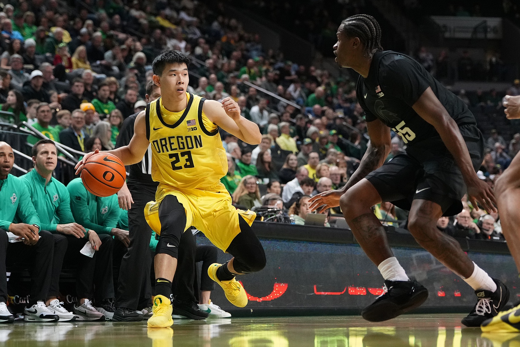 玩法-NCAA：林葳首发出战23分钟拿下7分1助1断3失误 出手全是三分5中2