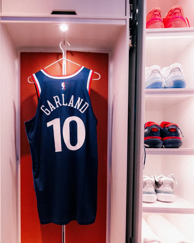 百家乐app下载官方网站-主场首秀来了！快船社媒晒加兰10号球衣的特写照片